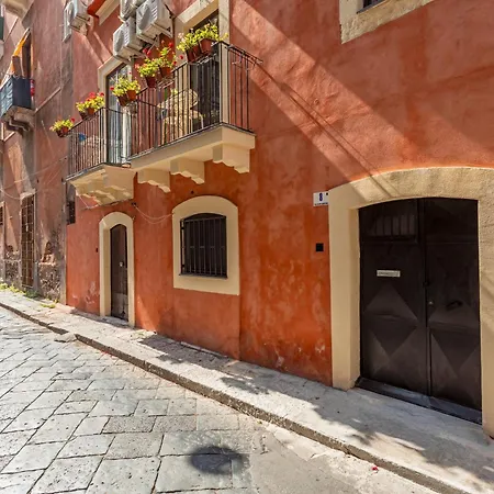 Cutelli Square *